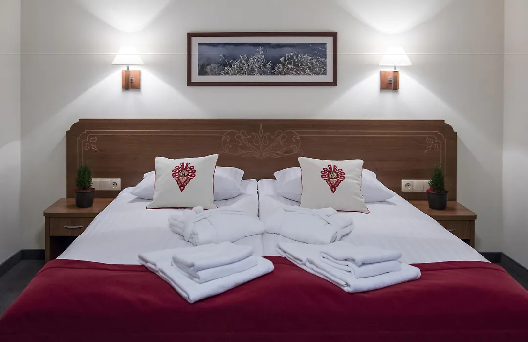 Hotel Logos-1