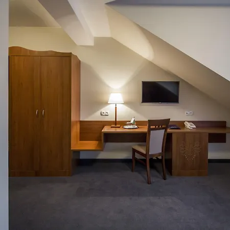 Hotel Logos-2